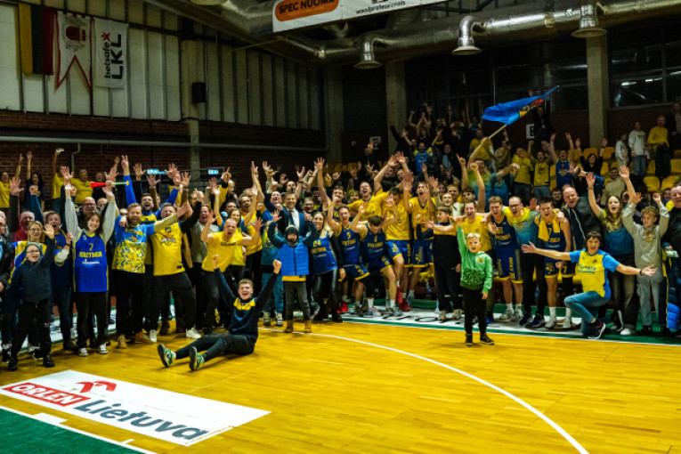 Žemaičių magija tęsiasi: dramatiškai telšiškius palaužiusi „Kretinga“ – pirmoji pusfinalio dalyvė