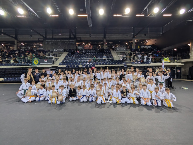 Karate kiokušin mokyklos „Shodan“ auklėtinių komanda Lietuvos vaikų Kata čempionate iškovojo daugiausiai medalių