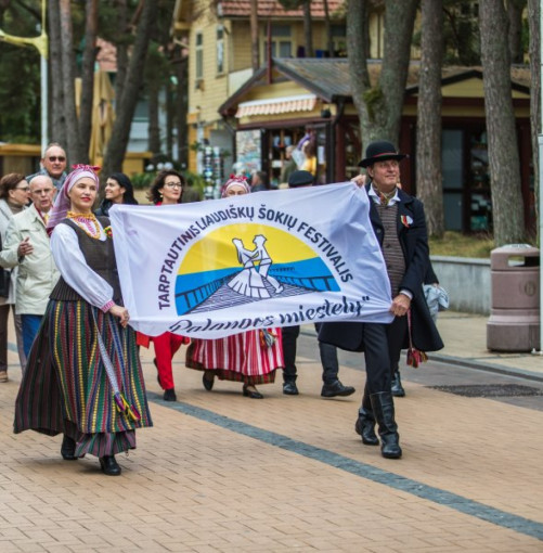 Palanga kviečia pasišokti – savaitgalį kurorte vyks tarptautinis liaudiškų šokių festivalis "Palangos miestely"