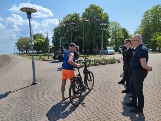 Priminimas: draudžiamas paspirtukų ir motorinių dviračių eismas Kuršių marių krantine Nidoje
