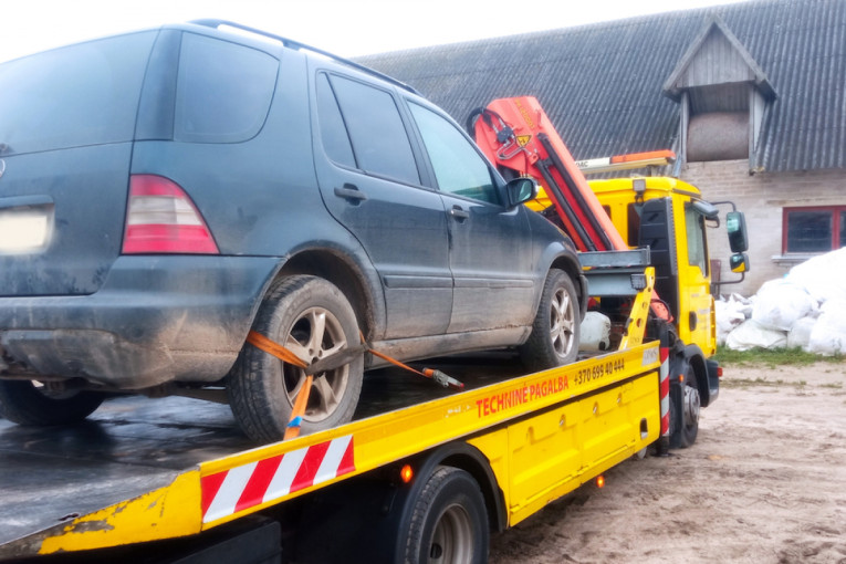 Kretingos rajone, neteisėtai sumedžiojus šerną neteko automobilio ir ginklo