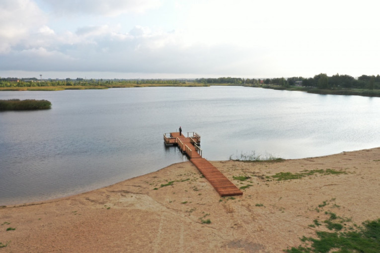 Dovilų karjere – naujas pontoninis lieptas