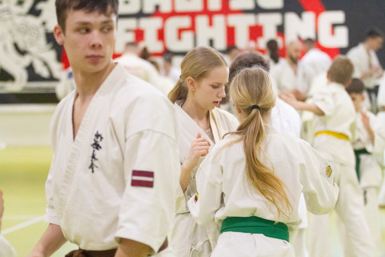 Klaipėdoje surengtas kasmetinis bei jau tradicija tapęs Karate Kiokušin kovų technikos seminaras „Baltic Fighting Camp’25 “: susibūrė per 200 kovotojų iš įvairių šalių