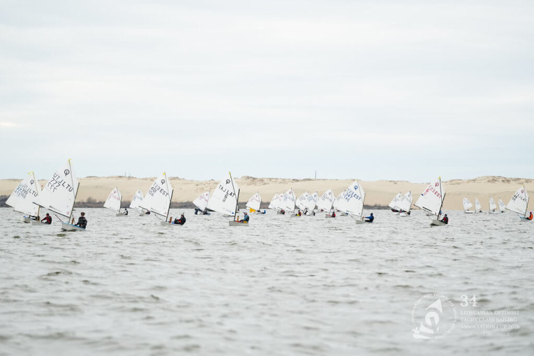 Nidoje startavo tarptautinė „Baltic Sea Trophy“ regata: pirmąją dieną – trejos lenktynės sudėtingomis sąlygomis