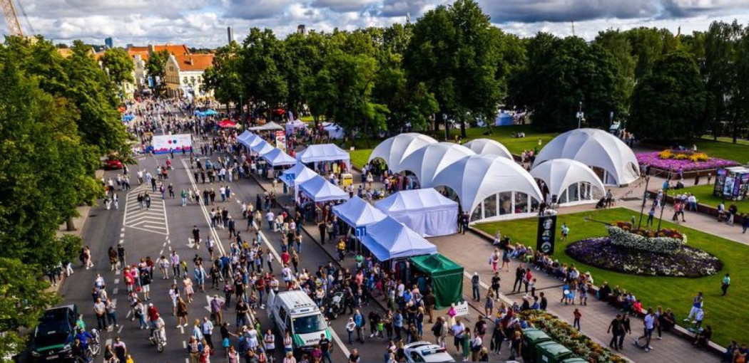 Jūros šventėje maistu prekiauta palyginti saugiai, bet nedrausmingai