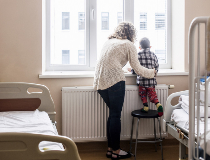 Klaipėdiečiai kviečiami prisijungti prie savanorių, kurie rūpinasi vienišais vaikais ligoninėse