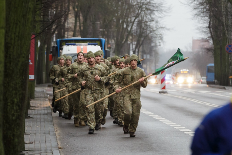 Per Klaipėdą žygiuos kareiviai
