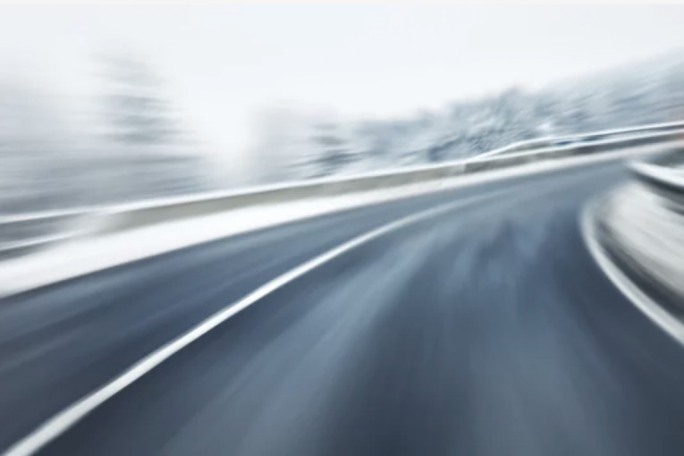 Kelininkai įspėja apie sudėtingas eismo sąlygas keliuose
