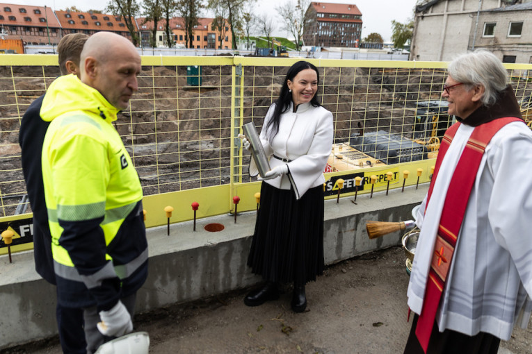 „Memelio mieste“ įkasta simbolinė statybų pradžios kapsulė