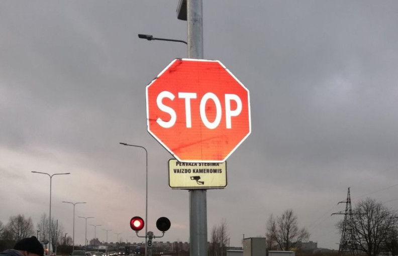 Sustoti reikės tik artėjant traukiniui