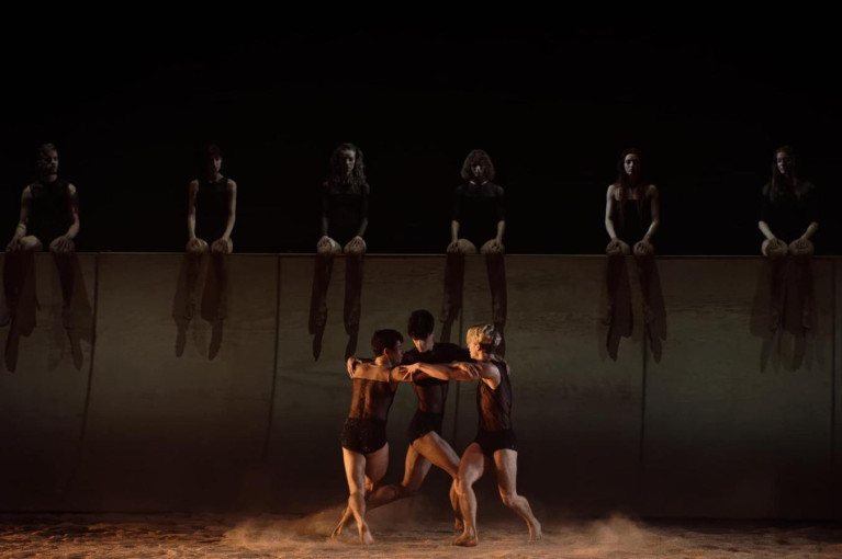 Smėlio kopomis virtusioje scenoje savitą istoriją pasakos Klaipėdos valstybinio muzikinio teatro „Dona Kichotė“