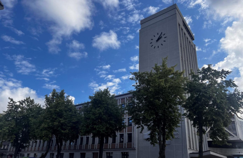 Klaipėdos muzikinio teatro pastato dizaine susilies modernumas ir puošyba lietuvišku moliu