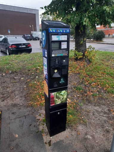 Klaipėdos centre pastatyti pirmieji du dviejų zonų parkomatai