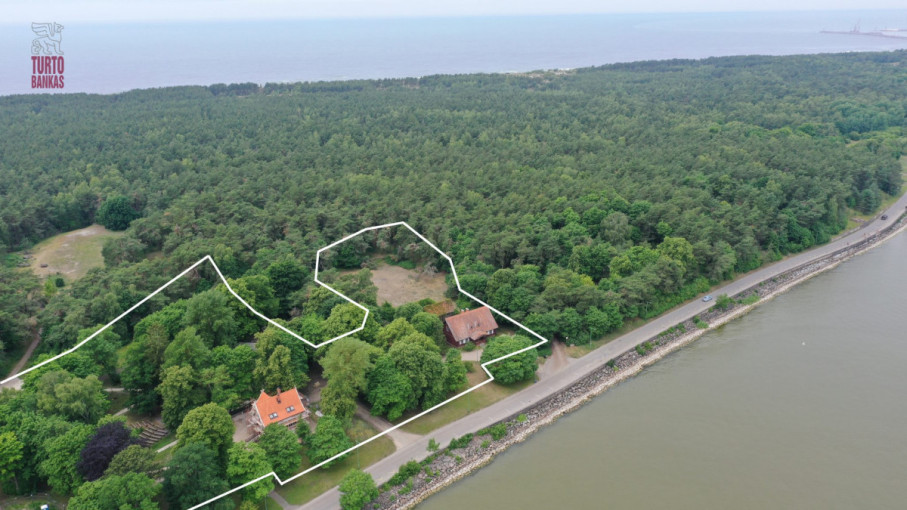 Vasaros aukcionų perlas: ant Kuršių marių kranto parduodamas išskirtinis pastatas