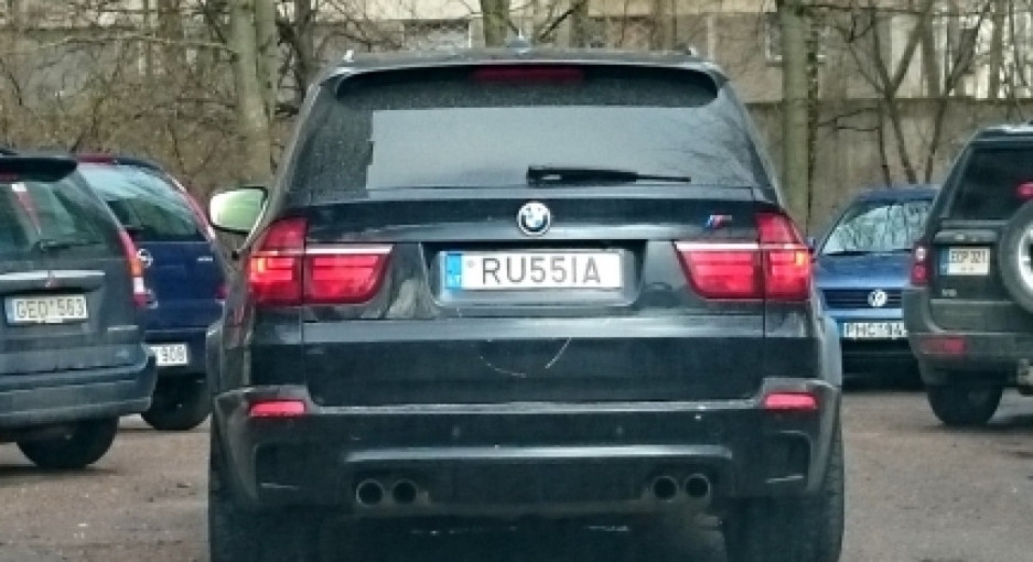 „Regitra“ išima vardinius numerius su užrašais MOSCOW ar RUSSIA