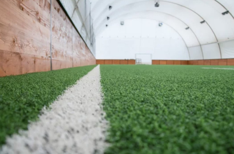 Nuspręsta Futbolo maniežą įgyvendinti greitesniu būdu