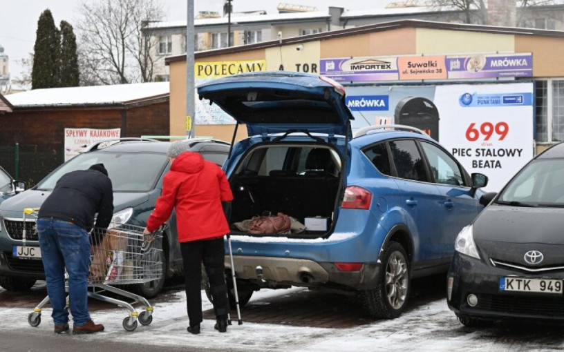 Prieš šventes lietuvaičiai plūste plūsta į Lenkiją: šiemet – toli gražu ne vien tik dėl maisto