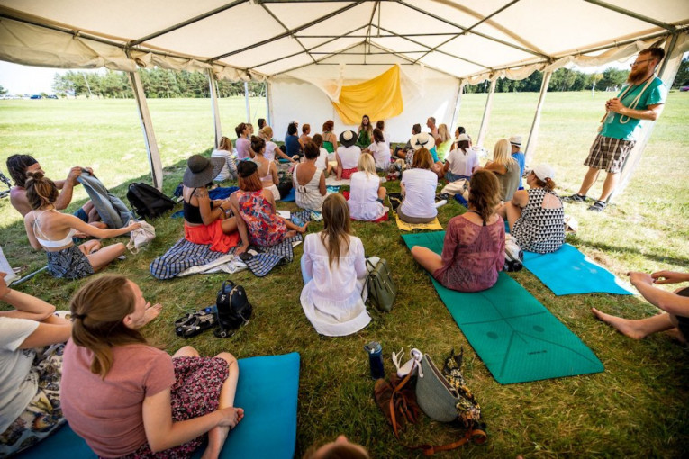 Jau šeštą kartą Palangoje vyks nemokamas sveikatingumo ir meno festivalis „1000 saulių“