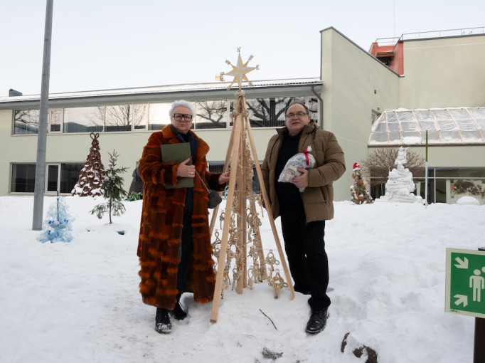 Padėkos popietė subūrė „Kalėdų eglučių kiemelio“ kūrėjus