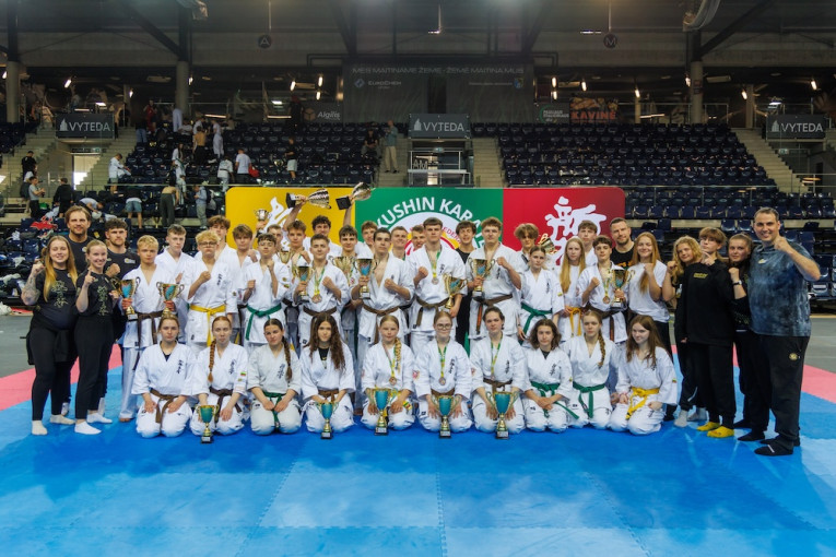 Klaipėdos karate kyokushin mokyklos "Shodan" auklėtiniai Lietuvos J16 ir U21 čempionate iškovojo net 17 kelialapių į Europos karate čempionatą