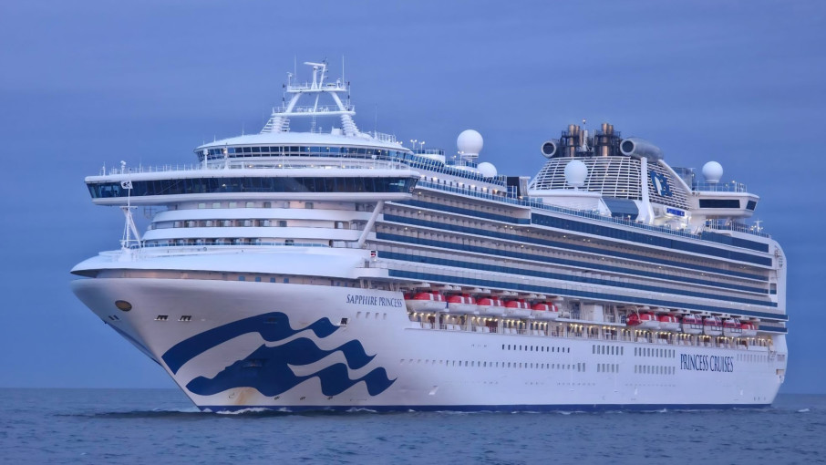 „Sapphire Princess“ atplaukė į Klaipėdą: uoste vieši vienas didžiausių šio sezono kruizinių laivų
