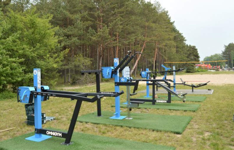 Netoli jūros, ties Palangos Vaikų parku įrengti sporto treniruokliai