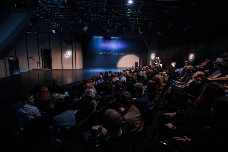 Klaipėdoje pagerbti ryškiausi teatro kūrėjai: įteiktos „Padėkos kaukės“