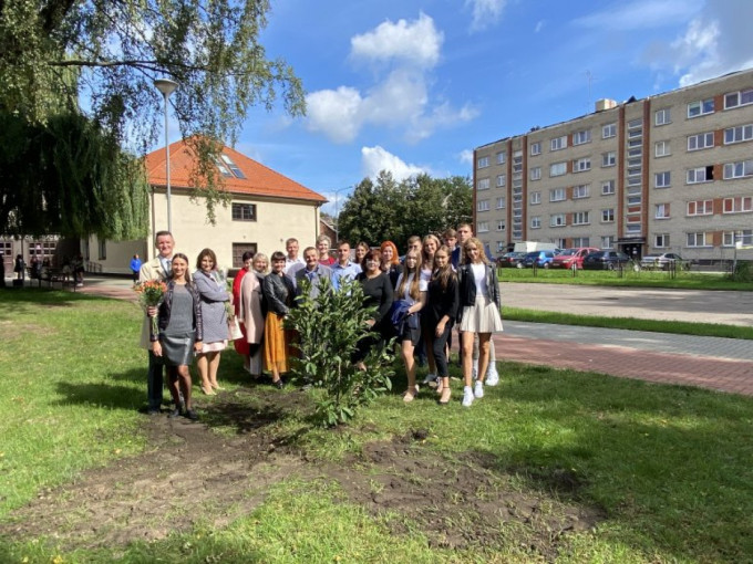 Šilutėje – magnolijų sodinimo akcija