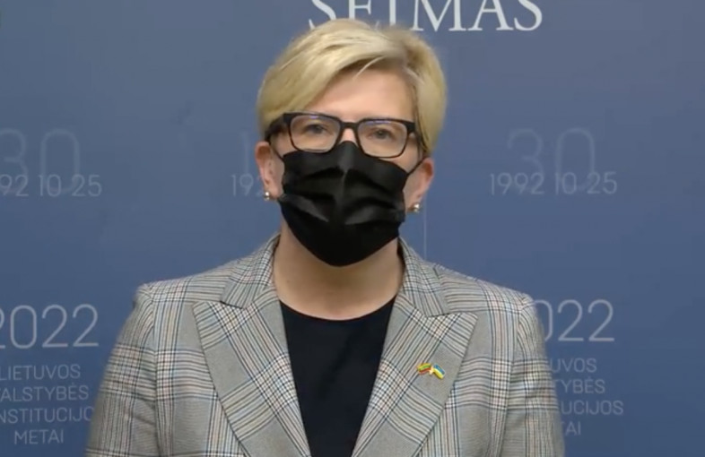 Premjerė: atšaukus reikalavimą dėvėti kaukes, toliau liks rekomendacija