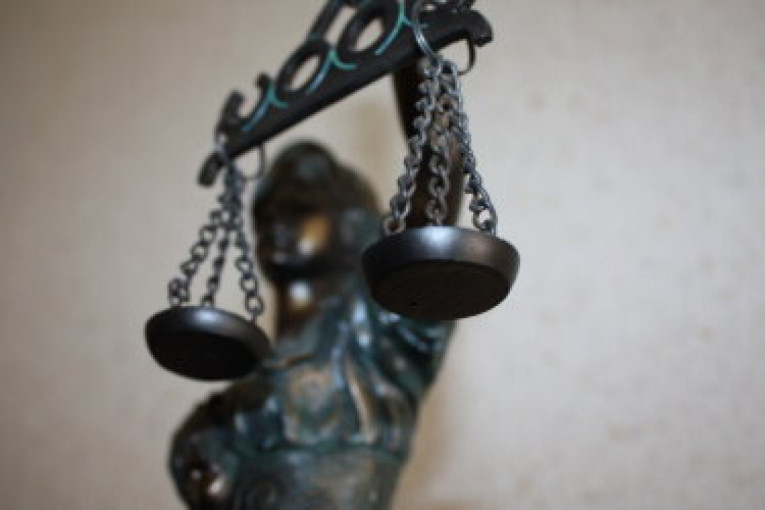 Perkvalifikuoti įtarimai pro langą Klaipėdoje kūdikį išmetusiam tėvui