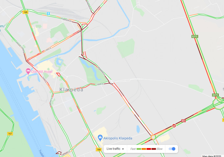 Klaipėdiečiai prarado kantrybę: mieste susidarė nepravažiuojami kamščiai
