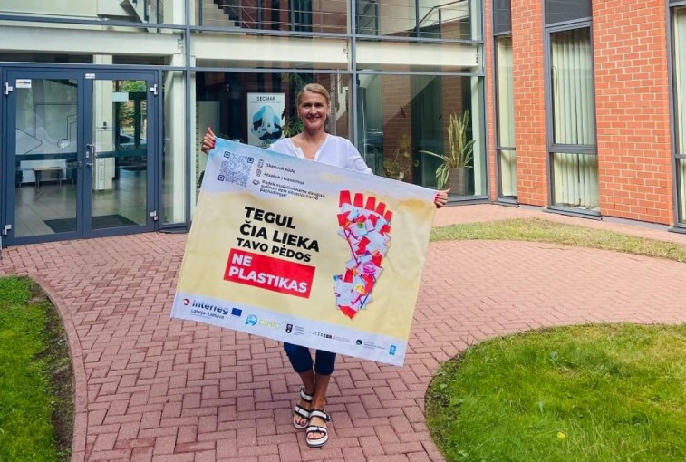 Išvydę tokį plakatą pajūryje - nelikite abejingi