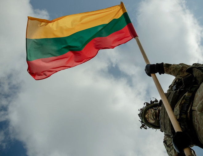 Lietuvos kariuomenė pateikė komentarą apie šiandienos oro pavojaus incidentą