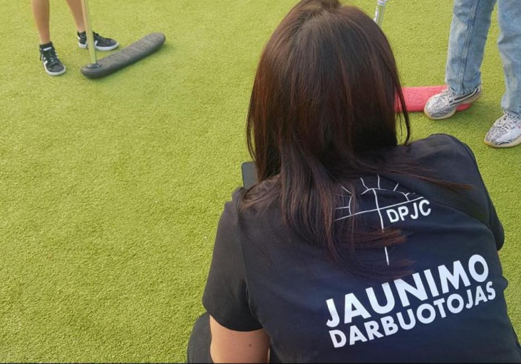 Į Klaipėdos gatves išeina jaunimo darbuotojos