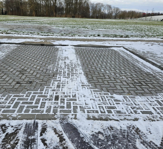 Klaipėdoje įrengtos pirmosios pilotinės parkavimo aikštelės grįstos ECO gaminiais