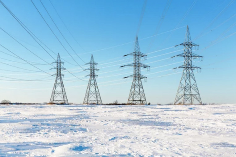 Po svarstymo pritarta siūlymui mažinti elektros garantinio tiekimo kainą gyventojams