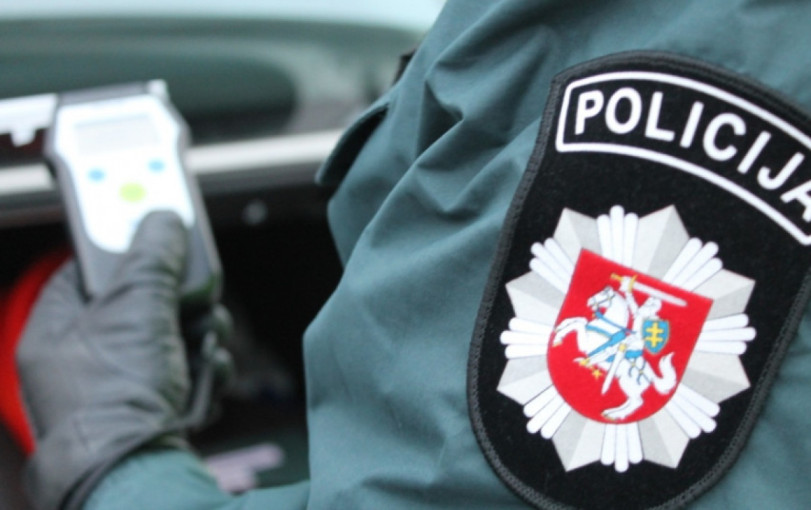 Tauragės policijos pareigūną Facebook grupėje bandęs pažeminti pilietis nubaustas bauda