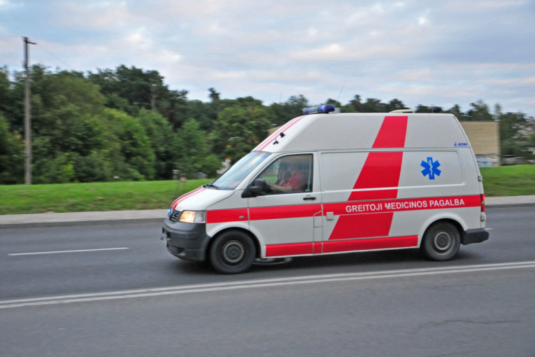 „Klaipėdos mediena“ gaisre sunkiai apdegę asmenys išvežti į Kauno klinikas
