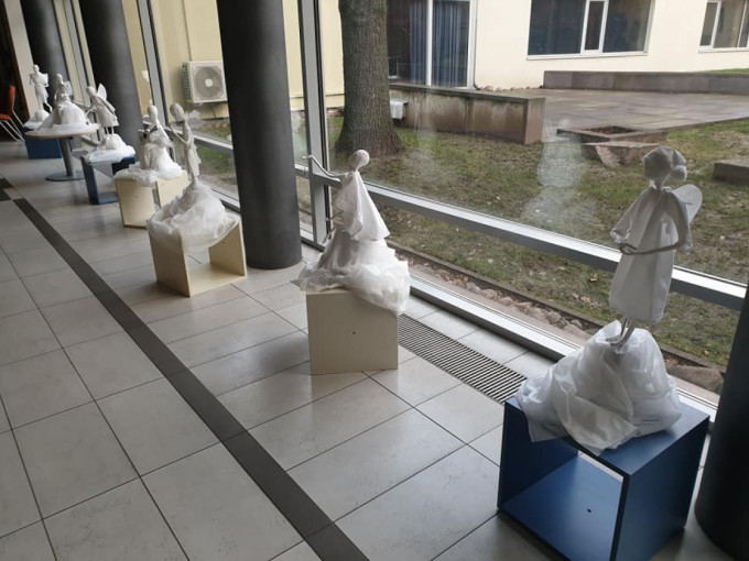 Bibliotekos galerijoje apsigyveno angelai