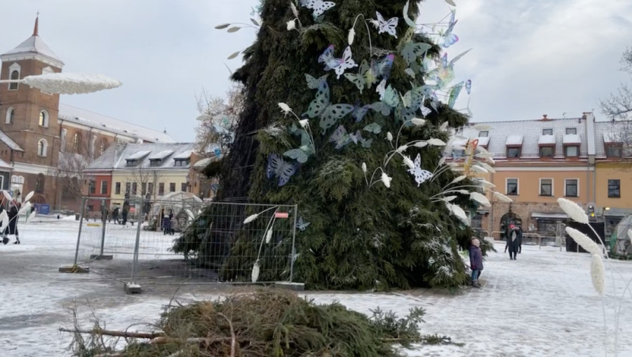 Šiąnakt atvira liepsna degė Kauno eglė