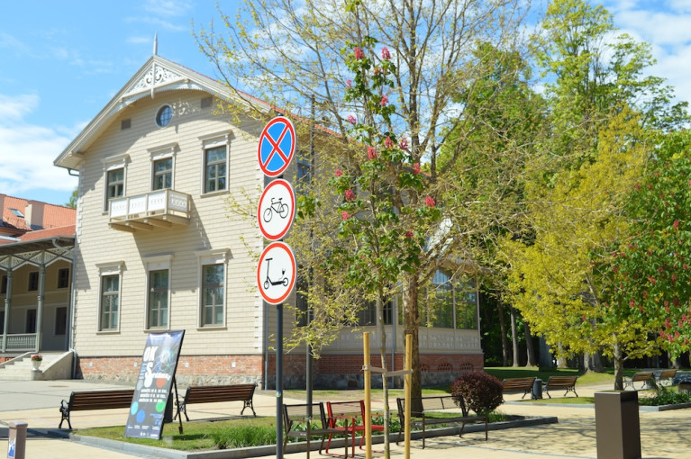Palangos  J. Basanavičiaus gatvėje vasarą draudžiamas dviračių, velomobilių ir elektrinių paspirtukų eismas