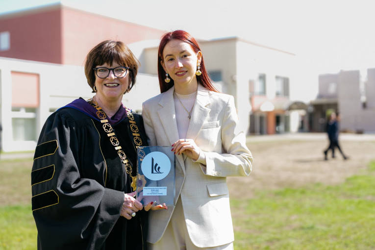 Po 25 metų darbo LCC International University prezidentė Dr. Marlene Wall baigė kadenciją