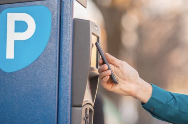 Klaipėdoje nebeliks galimybės už parkavimą atsiskaityti SMS žinute