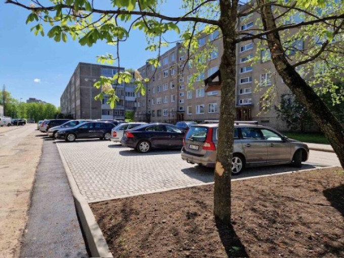 Klaipėdoje numatyta įrengti 60 naujų automobilių stovėjimo vietų
