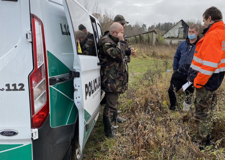 Klaipėdos raj. neleistinai lašišas žvejoję vyrai turės susimokėti virš 12 tūkst. eurų