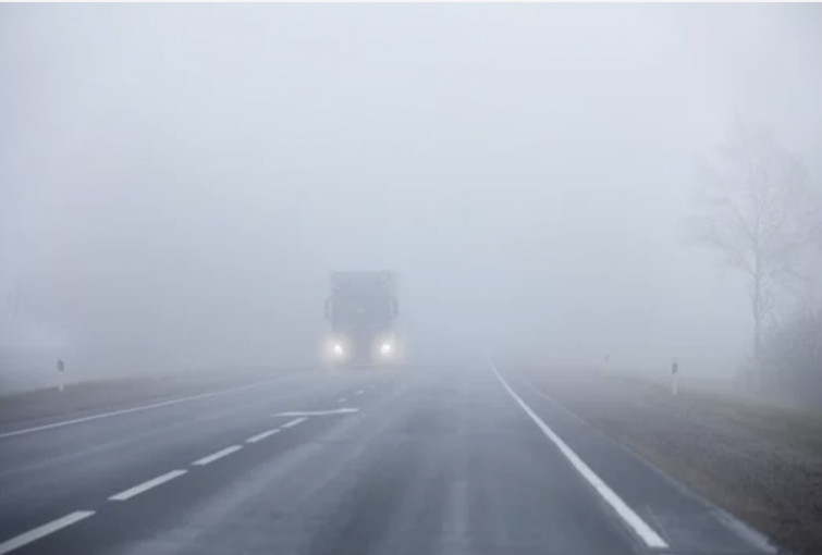 Kelininkai: daugelyje rajonų dėl tiršto rūko matomumas siekia iki 100 m