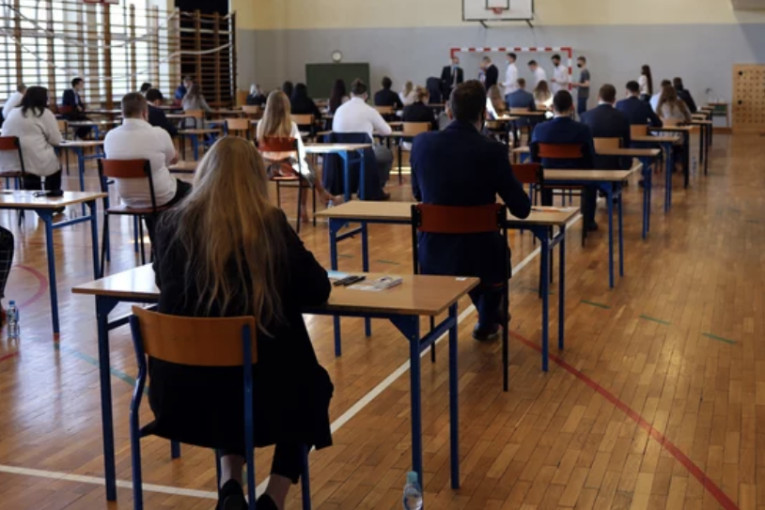 Už kiekvieną šimtuką – po 100 eurų