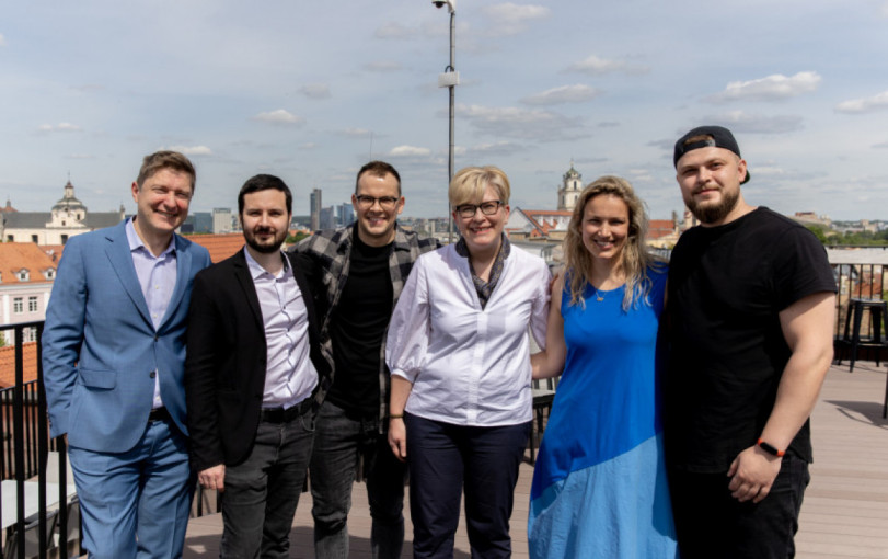 Ministrė Pirmininkė padėkojo neatlygintai galimybių pasą kūrusiai „Wix Lietuva“ komandai