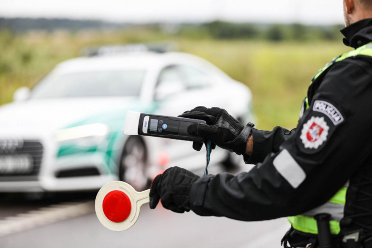 Policija praneša apie pirmuosius metų reidus