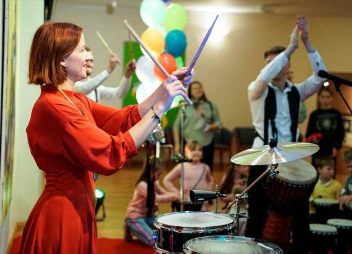 „Ritmo žaidimai“: kokia muzika skamba per gimtadienį, Mamos dieną ar Kalėdas skirtinguose kraštuose?“
